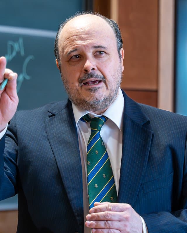 Portrait of Prof. Andrés A. Bagnasco